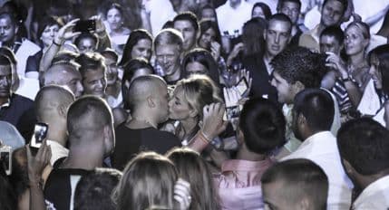 Pao poljubac Tonija Cetinskog u Top Hilu! Pao poljubac Tonija Cetinskog u Top Hilu!