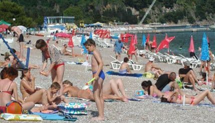 Građani BiH umjesto Hrvatske na ljetovanje u Crnu Goru Građani BiH umjesto Hrvatske na ljetovanje u Crnu Goru