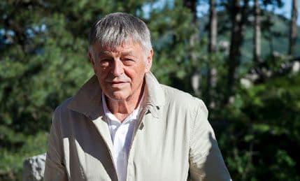 Diplomatski pasoš za princa Nikolu: "Uzimam ga s posebnom emocijom, to je više od dokumenta" Diplomatski pasoš za princa Nikolu: "Uzimam ga s posebnom emocijom, to je više od dokumenta"