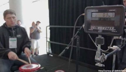 Najbrži bubnjar na svijetu je Tom Groset Najbrži bubnjar na svijetu je Tom Groset