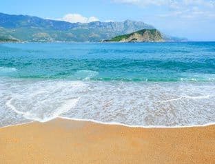 Broj turista u prvih pet mjeseci veći za 7,5 odsto nego prošle godine Broj turista u prvih pet mjeseci veći za 7,5 odsto nego prošle godine