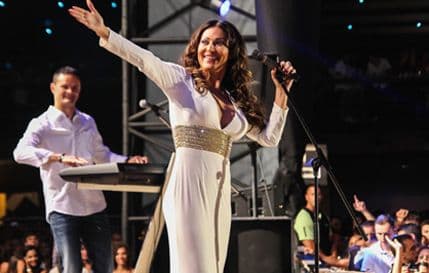 (FOTO)Ceca na Top Hill-u: Raikonen među 5000 prisutnih! (FOTO)Ceca na Top Hill-u: Raikonen među 5000 prisutnih!