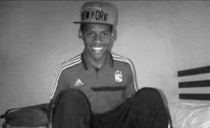 Mladi fudbaler preminuo na terenu Mladi fudbaler preminuo na terenu