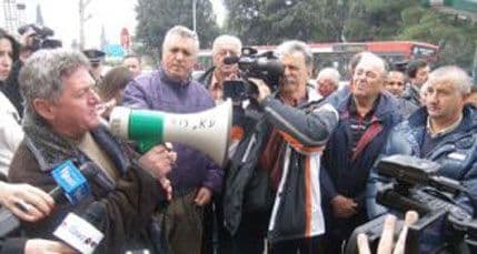 Dakićevci pozivaju na protest ispred Skupštine Dakićevci pozivaju na protest ispred Skupštine
