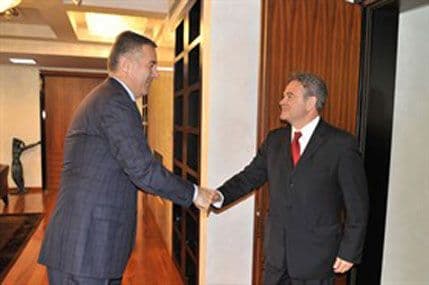 Đukanović primio odlazećeg ambasadora Srbije Zorana Lutovca Đukanović primio odlazećeg ambasadora Srbije Zorana Lutovca