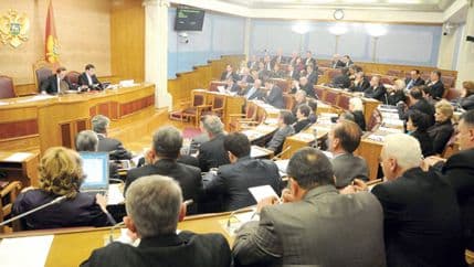 Poslanici danas o rastu penzija Poslanici danas o rastu penzija