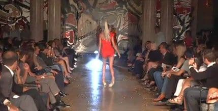 VIDEO: Zašto manekenke padaju VIDEO: Zašto manekenke padaju