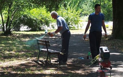 Cetinje: Saniran mobilijar u Njegoševom i parku „13. jul“ Cetinje: Saniran mobilijar u Njegoševom i parku „13. jul“