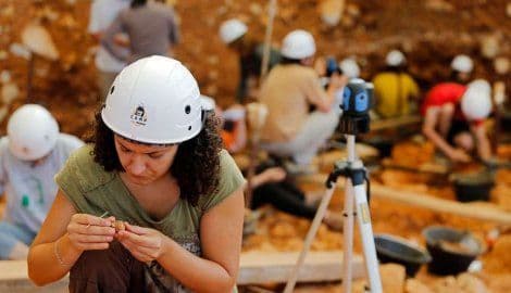 Arheolozi pronašli kremeno sječivo staro 1,4 miliona godina Arheolozi pronašli kremeno sječivo staro 1,4 miliona godina