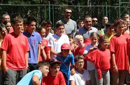 Nikola Peković posjetio polaznike Ljetnje škole "Crna Gora moja postojbina" Nikola Peković posjetio polaznike Ljetnje škole "Crna Gora moja postojbina"