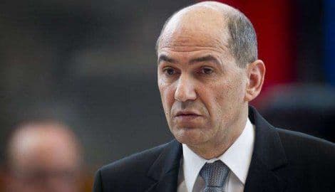 Janša: Slovenija je autobus koji ide u pogrešnom smjeru Janša: Slovenija je autobus koji ide u pogrešnom smjeru