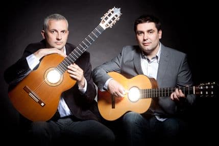 Koncert gitarističkog dua Nikčević-Bulatović u Peskari Koncert gitarističkog dua Nikčević-Bulatović u Peskari