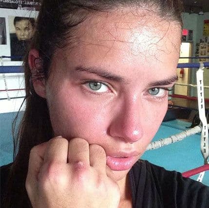 Prirodna ljepotica i bez šminke Prirodna ljepotica i bez šminke