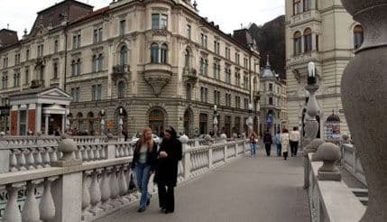 Slovenci rade u prosjeku 6,8 sati dnevno Slovenci rade u prosjeku 6,8 sati dnevno