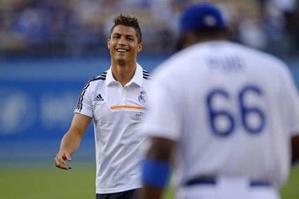 VIDEO: Ronaldo se oprobao u bejzbolu VIDEO: Ronaldo se oprobao u bejzbolu