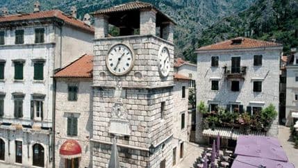 Koncert Đuranovića i Knezovića na Ljetnjoj pozornici u Kotoru Koncert Đuranovića i Knezovića na Ljetnjoj pozornici u Kotoru