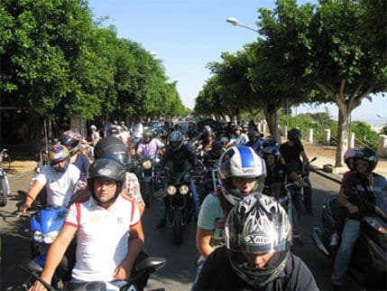 Kaciga glavu čuva Kaciga glavu čuva