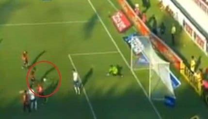 VIDEO: Najnesrećniji auto-gol VIDEO: Najnesrećniji auto-gol