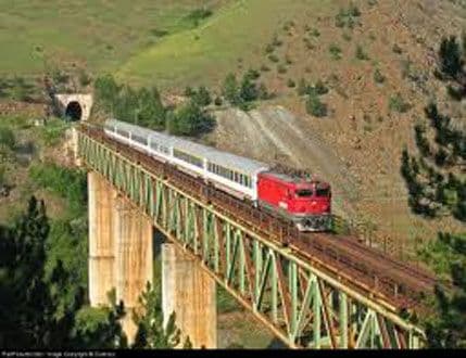 Brzi voz na relaciji Beograd - Bar iskočio iz šina kod Užica Brzi voz na relaciji Beograd - Bar iskočio iz šina kod Užica