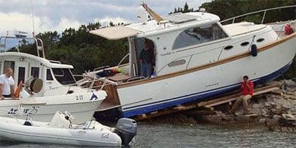 Italijanska jahta naletjela na hrvatsku brodicu Italijanska jahta naletjela na hrvatsku brodicu