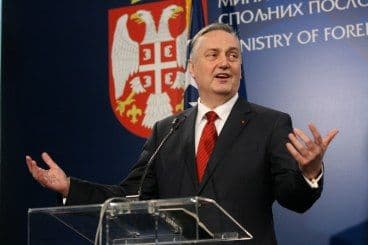 Lagumdžija: "U ratu u BiH poginulo 300.000 ljudi" Lagumdžija: "U ratu u BiH poginulo 300.000 ljudi"