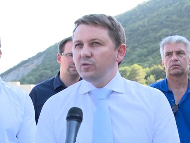 Rađenović, Nibel i Fišer obišli radove na postrojenju za prečišćavanje otpadnih voda (VIDEO) Rađenović, Nibel i Fišer obišli radove na postrojenju za prečišćavanje otpadnih voda (VIDEO)