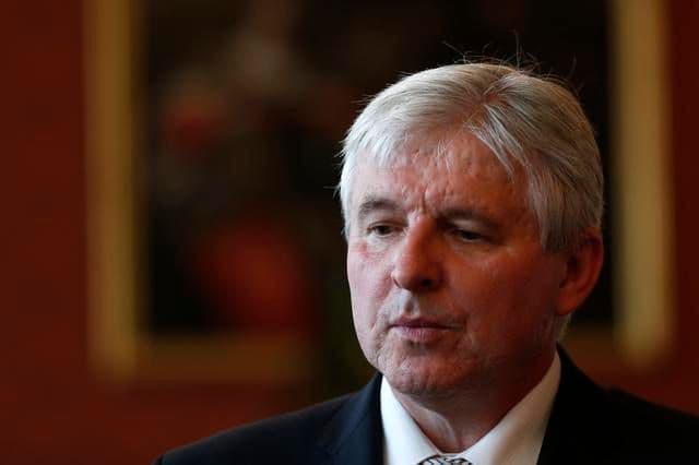 Češki premijer podnijeće u utorak ostavku Češki premijer podnijeće u utorak ostavku