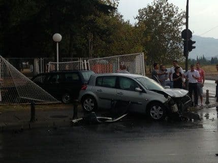 FOTO: Udes kod Krivog mosta, nema povrijeđenih FOTO: Udes kod Krivog mosta, nema povrijeđenih