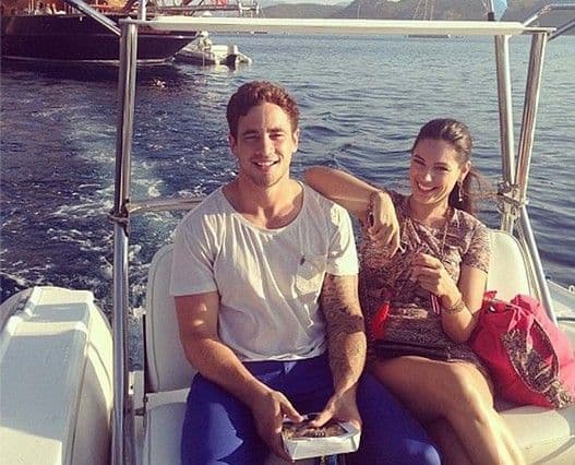 Keli Bruk ostavila momka zbog SMS poruka Keli Bruk ostavila momka zbog SMS poruka