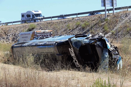 Autobus sletio s puta na jugu Francuske, poginule dvije osobe Autobus sletio s puta na jugu Francuske, poginule dvije osobe