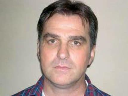 Bačena bomba u dvorište kuće novinara "Vijesti" Tufika Softića Bačena bomba u dvorište kuće novinara "Vijesti" Tufika Softića