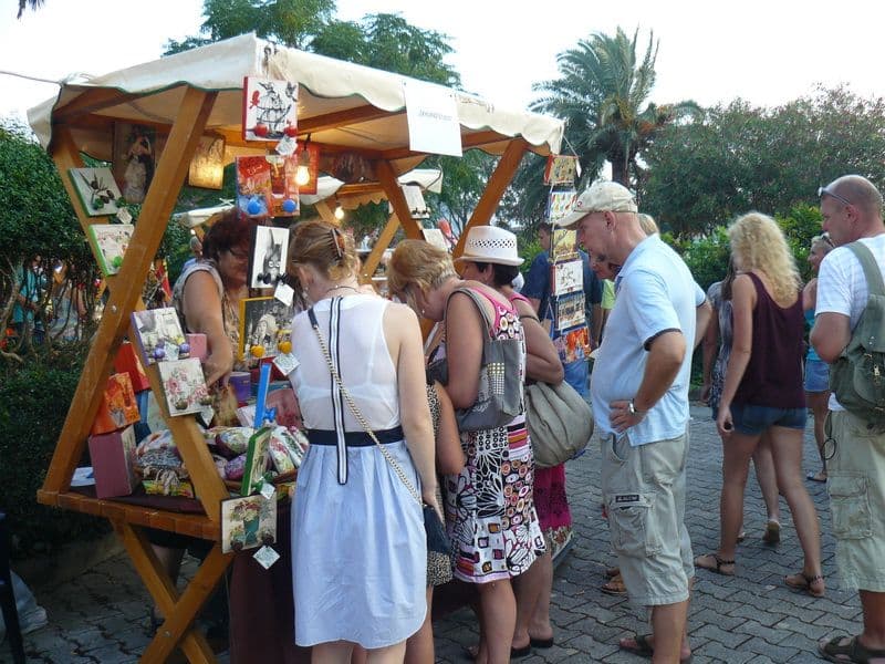 Bar: Otvoren trodnevni Sajam radova primijenjene umjetnosti(FOTO) Bar: Otvoren trodnevni Sajam radova primijenjene umjetnosti(FOTO)
