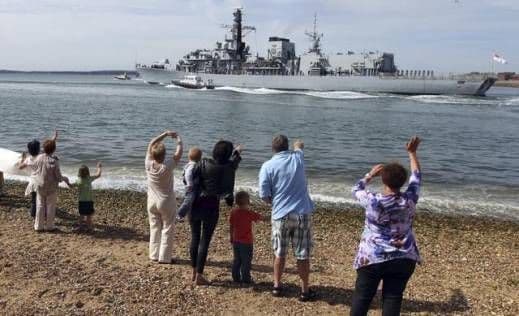 Britanski brod krenuo ka Gibraltaru dok rastu tenzije sa Madridom Britanski brod krenuo ka Gibraltaru dok rastu tenzije sa Madridom