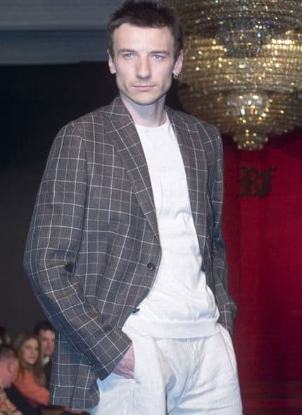 Dječak sa vjetrom u kosi Dječak sa vjetrom u kosi