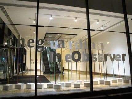 Agenti uništili Snoudenove diskove u Gardijanu Agenti uništili Snoudenove diskove u Gardijanu