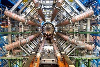 Gurnuo glavu u akcelerator čestica