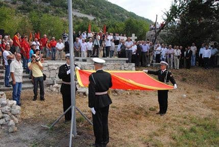 Na Grahovu otkriven spomenik devetorici Petrovića Na Grahovu otkriven spomenik devetorici Petrovića