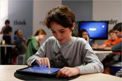 Stiv Džobs škole: Djeca dolaze kada žele, sve rade preko iPada Stiv Džobs škole: Djeca dolaze kada žele, sve rade preko iPada