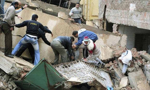 Srušila se sedmospratnica u Aleksandriji Srušila se sedmospratnica u Aleksandriji