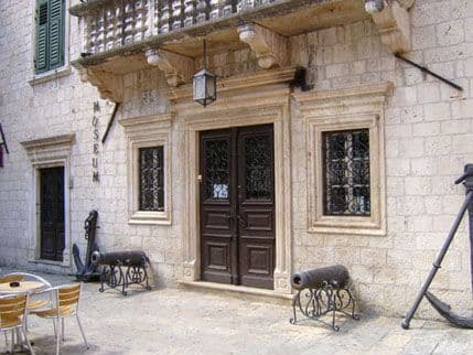 Pomorski muzej: Aukcija vrijednih predmeta kolekcionara Pomorski muzej: Aukcija vrijednih predmeta kolekcionara