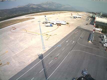 Avion sa 204 putnika prinudno sletio na dubrovački aerodrom Avion sa 204 putnika prinudno sletio na dubrovački aerodrom