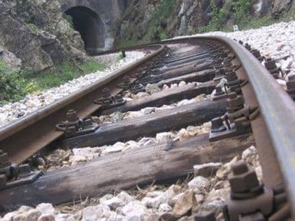 RAKOVICA: Vagon voza iskliznuo iz šina, nema povrijeđenih RAKOVICA: Vagon voza iskliznuo iz šina, nema povrijeđenih