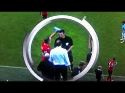 VIDEO: Belami vodom polio glavnog sudiju VIDEO: Belami vodom polio glavnog sudiju