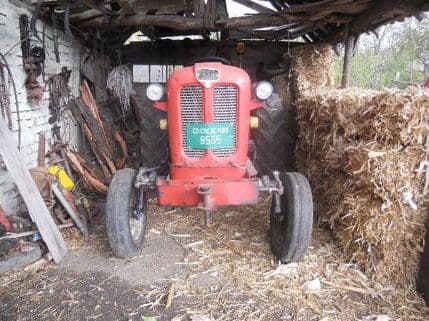 Izgorjele poljoprivredne mašine Izgorjele poljoprivredne mašine