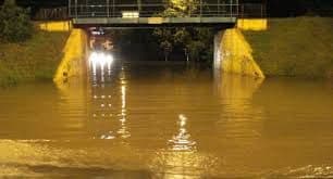 Zbog obilnih padavina zatvoren za saobraćaj Tuški podvožnjak Zbog obilnih padavina zatvoren za saobraćaj Tuški podvožnjak