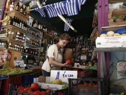 Grčki marketi prodavaće artikle kojima je istekao rok trajanja Grčki marketi prodavaće artikle kojima je istekao rok trajanja