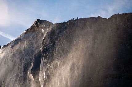 VIDEO: Nevjerovatni spust niz stijenu VIDEO: Nevjerovatni spust niz stijenu