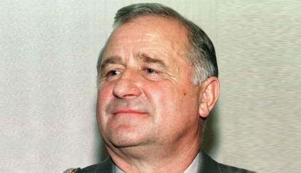 Dragoljub Ojdanić stigao iz Haga Dragoljub Ojdanić stigao iz Haga