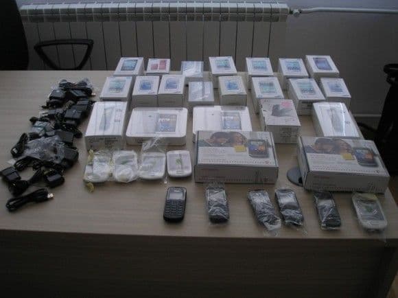 Na graničnom prelazu "Ranče" oduzeta 33 mobilna telefona Na graničnom prelazu "Ranče" oduzeta 33 mobilna telefona