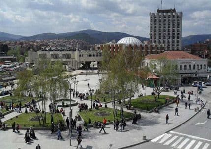 Pucnjava u centru Novog Pazara: Mladić ubijen, drugi ranjen Pucnjava u centru Novog Pazara: Mladić ubijen, drugi ranjen